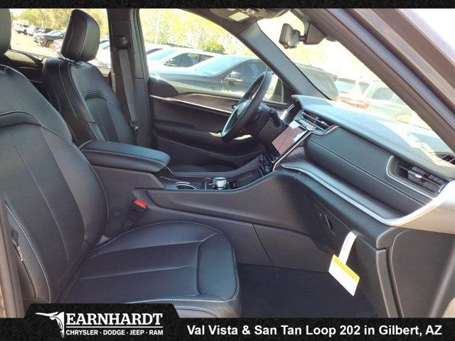 new 2025 Jeep Grand Cherokee car, priced at $45,068