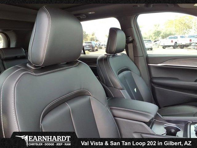 new 2025 Jeep Grand Cherokee car, priced at $47,011