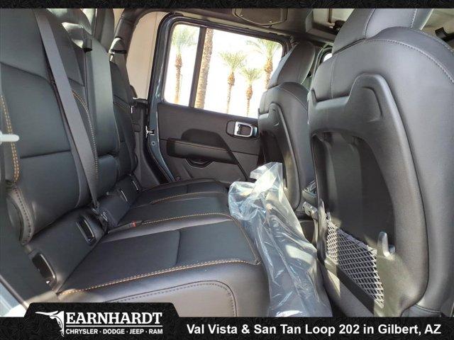 new 2025 Jeep Gladiator car, priced at $42,577