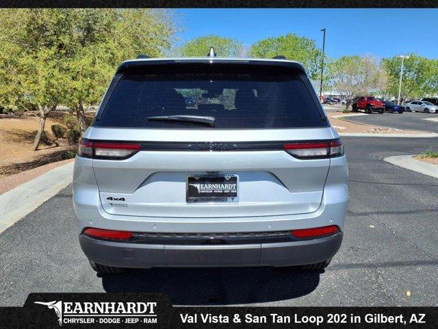 new 2025 Jeep Grand Cherokee car, priced at $40,171