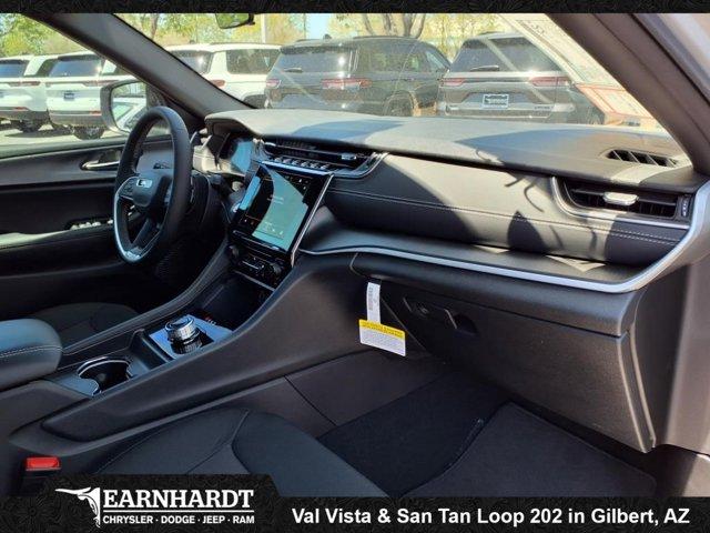 new 2025 Jeep Grand Cherokee car, priced at $36,553