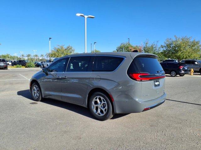 new 2024 Chrysler Pacifica car, priced at $43,277