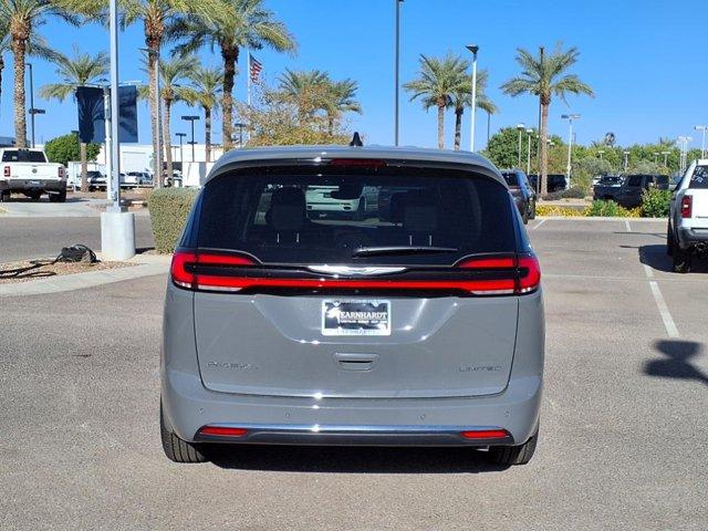 new 2024 Chrysler Pacifica car, priced at $43,277