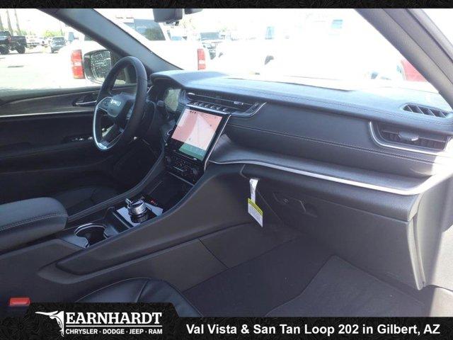 new 2025 Jeep Grand Cherokee car, priced at $47,994