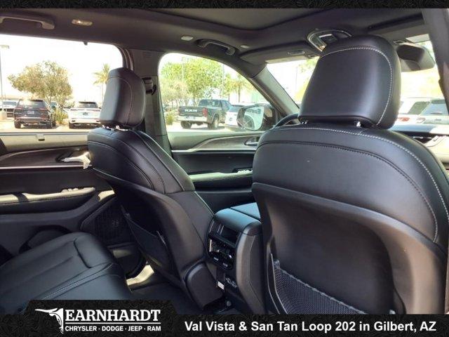 new 2025 Jeep Grand Cherokee car, priced at $47,994