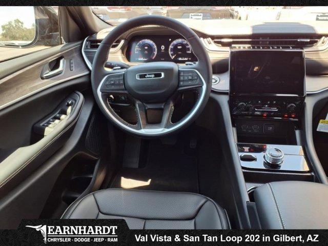 new 2025 Jeep Grand Cherokee car, priced at $47,994