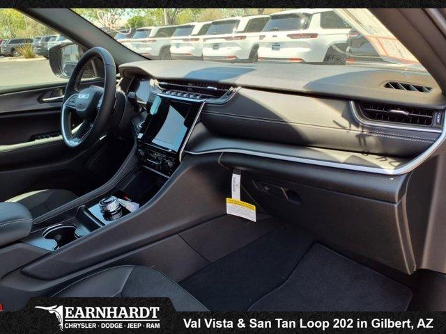 new 2025 Jeep Grand Cherokee car, priced at $39,118