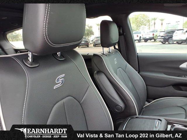 new 2026 Chrysler Pacifica car, priced at $46,151