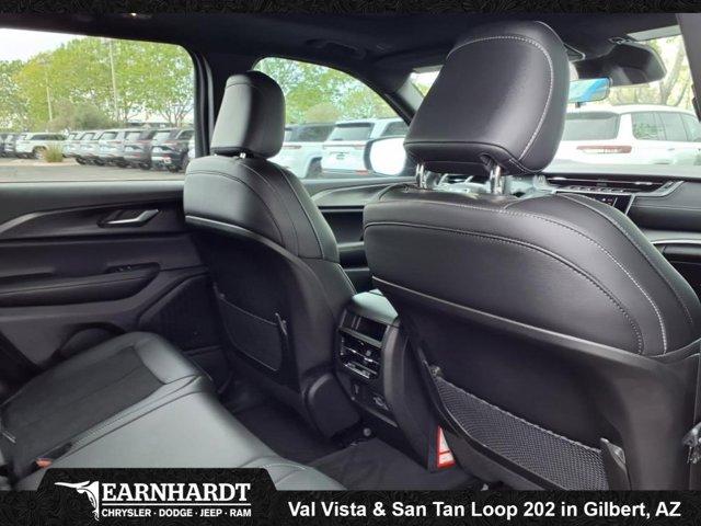 new 2025 Jeep Grand Cherokee car, priced at $37,782