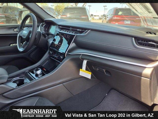 new 2025 Jeep Grand Cherokee car, priced at $40,171