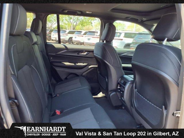 new 2025 Jeep Grand Cherokee car, priced at $35,092