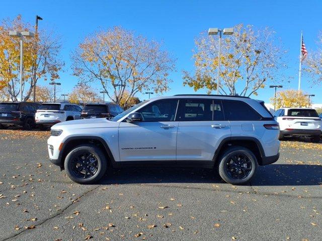 new 2025 Jeep Grand Cherokee car, priced at $39,078