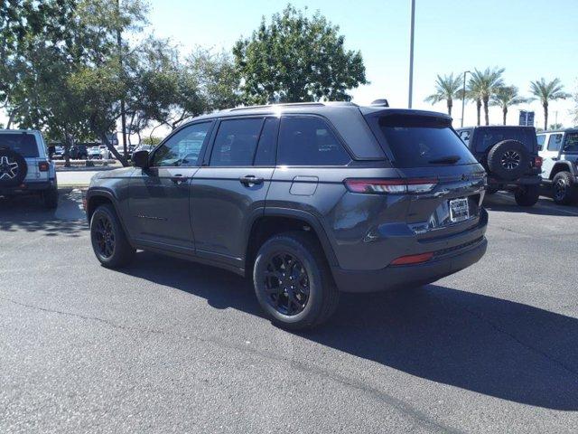 new 2025 Jeep Grand Cherokee car, priced at $43,388