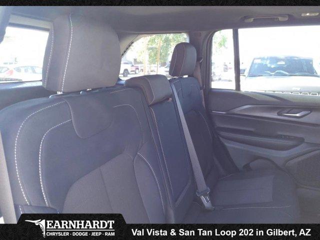 new 2025 Jeep Grand Cherokee car, priced at $35,334