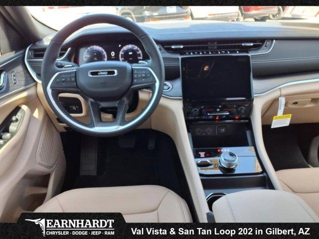 new 2025 Jeep Grand Cherokee car, priced at $40,932