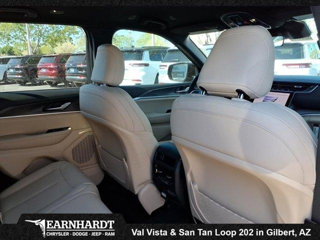 new 2025 Jeep Grand Cherokee car, priced at $41,932