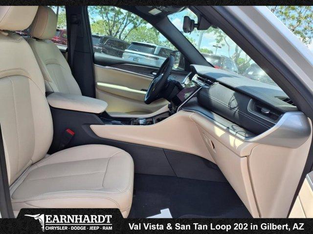new 2025 Jeep Grand Cherokee car, priced at $46,756