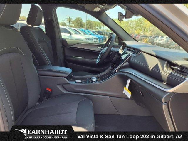 new 2025 Jeep Grand Cherokee car, priced at $36,525