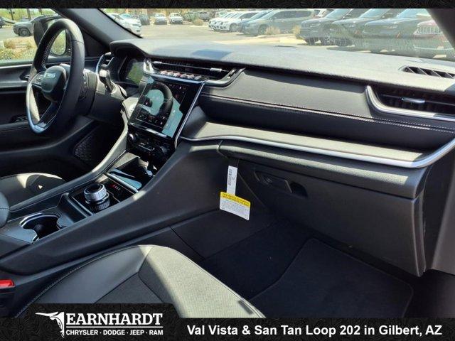 new 2025 Jeep Grand Cherokee car, priced at $36,782
