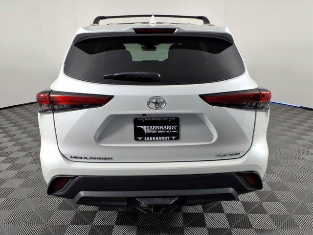 used 2022 Toyota Highlander car, priced at $29,999