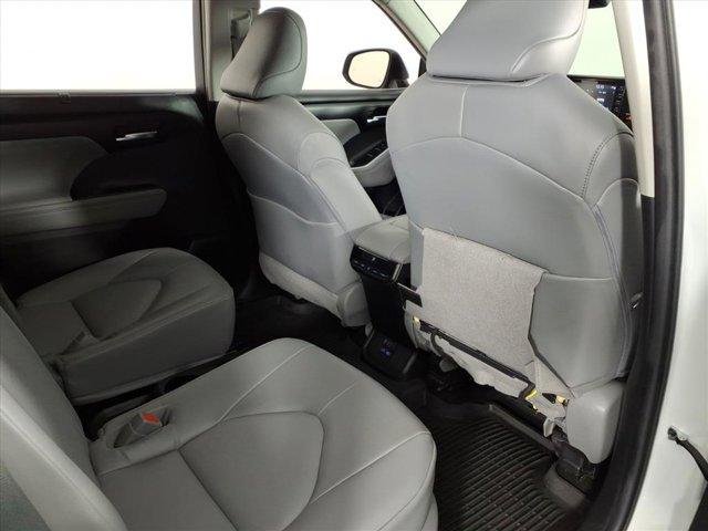 used 2022 Toyota Highlander car, priced at $29,999