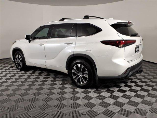 used 2022 Toyota Highlander car, priced at $29,999