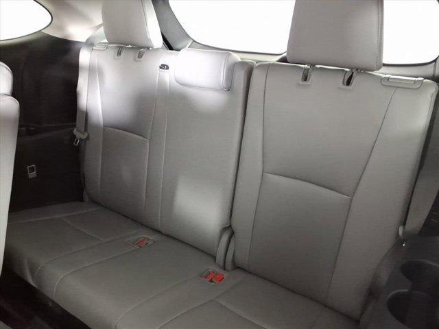 used 2022 Toyota Highlander car, priced at $29,999