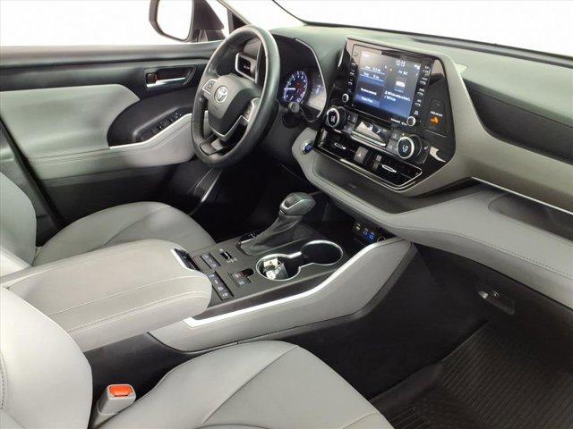 used 2022 Toyota Highlander car, priced at $29,999