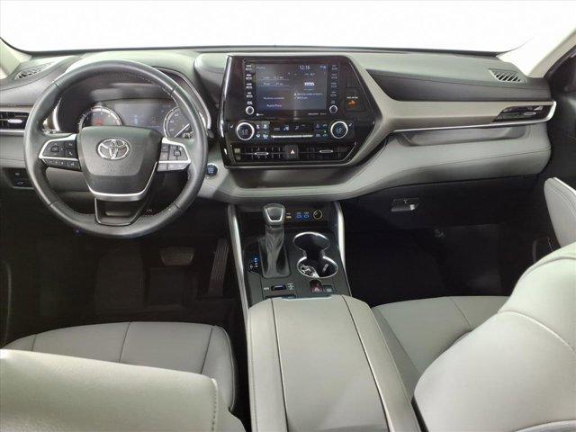 used 2022 Toyota Highlander car, priced at $29,999
