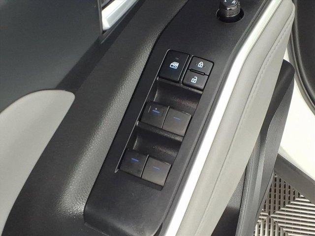 used 2022 Toyota Highlander car, priced at $29,999