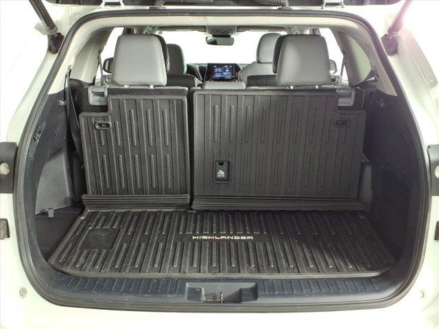 used 2022 Toyota Highlander car, priced at $29,999