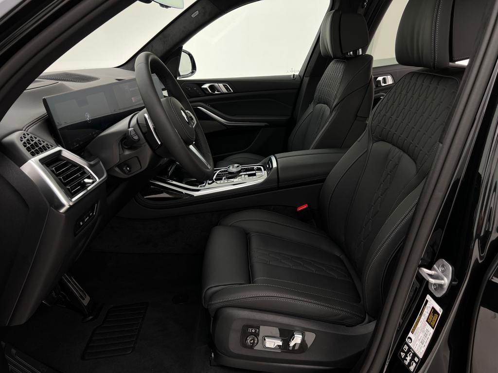new 2026 BMW X7 car, priced at $100,930