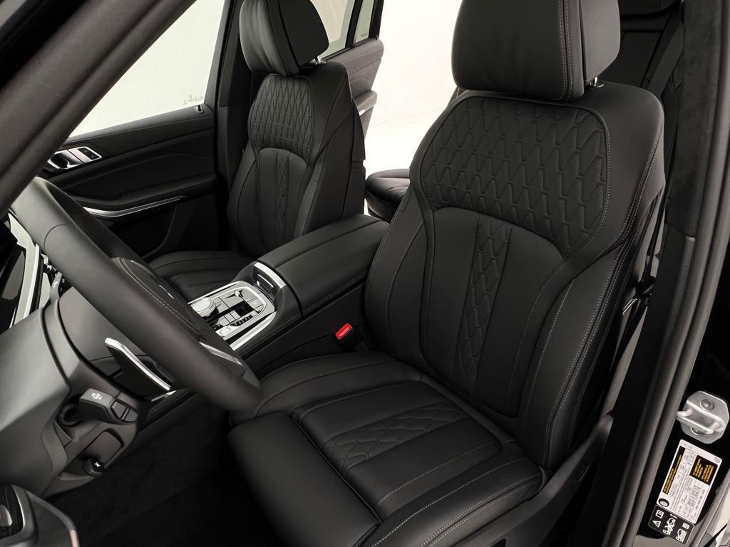 new 2026 BMW X7 car, priced at $100,930