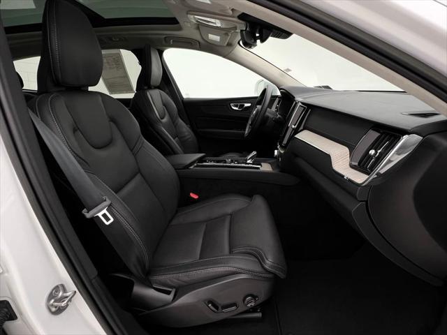 used 2022 Volvo XC60 car, priced at $39,989