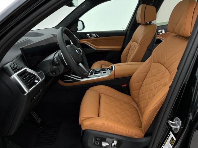 new 2025 BMW X7 car, priced at $93,775