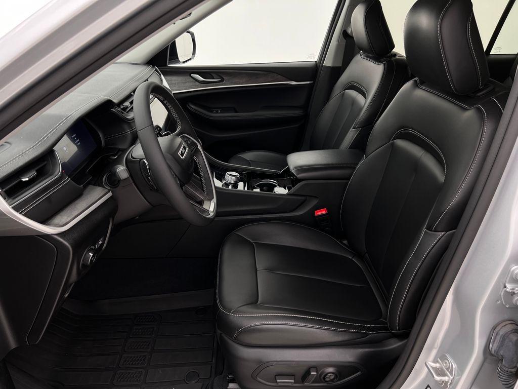 used 2023 Jeep Grand Cherokee L car, priced at $31,989