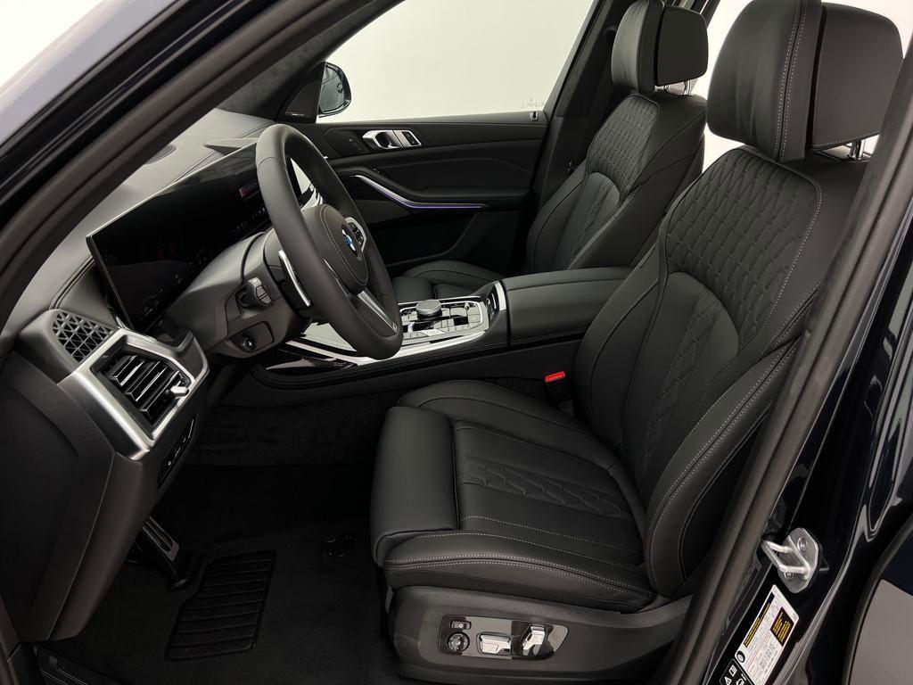 new 2026 BMW X7 car, priced at $97,665