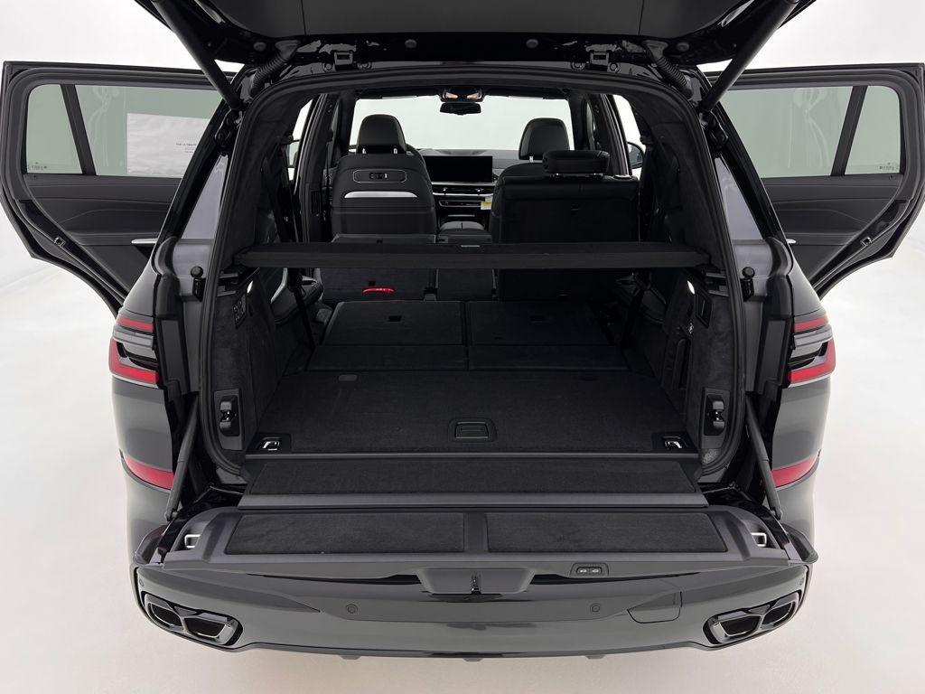 new 2026 BMW X7 car, priced at $120,165