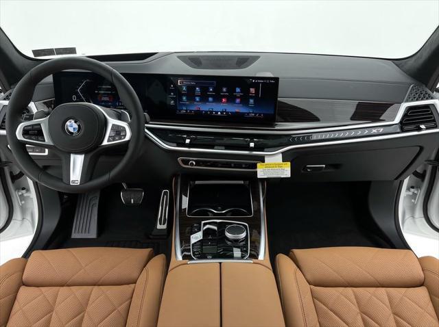 new 2025 BMW X7 car, priced at $93,695