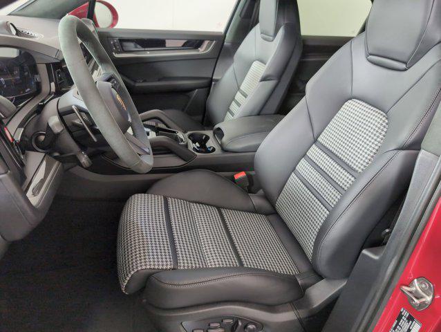 new 2025 Porsche Cayenne car, priced at $123,265