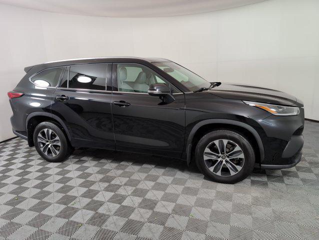 used 2021 Toyota Highlander car, priced at $29,997