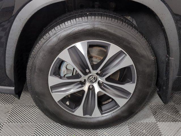 used 2021 Toyota Highlander car, priced at $29,997
