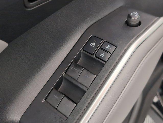 used 2021 Toyota Highlander car, priced at $29,997