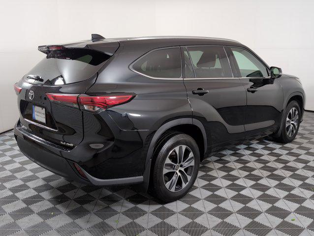 used 2021 Toyota Highlander car, priced at $29,997