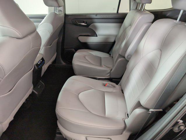 used 2021 Toyota Highlander car, priced at $29,997