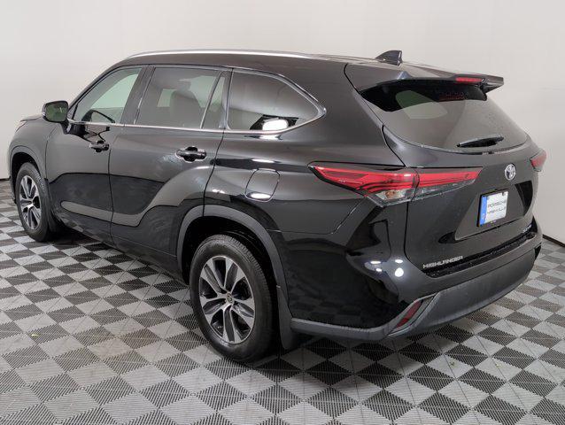 used 2021 Toyota Highlander car, priced at $29,997