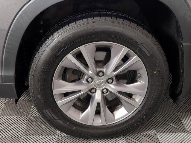 used 2015 Toyota Highlander car, priced at $18,499