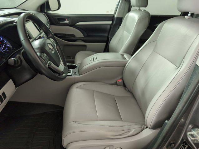 used 2015 Toyota Highlander car, priced at $18,499
