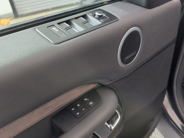 used 2018 Land Rover Discovery car, priced at $16,007