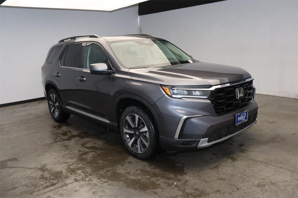 new 2025 Honda Pilot car, priced at $49,800